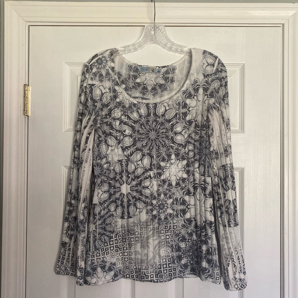 Gray and white long sleeve. Size L.